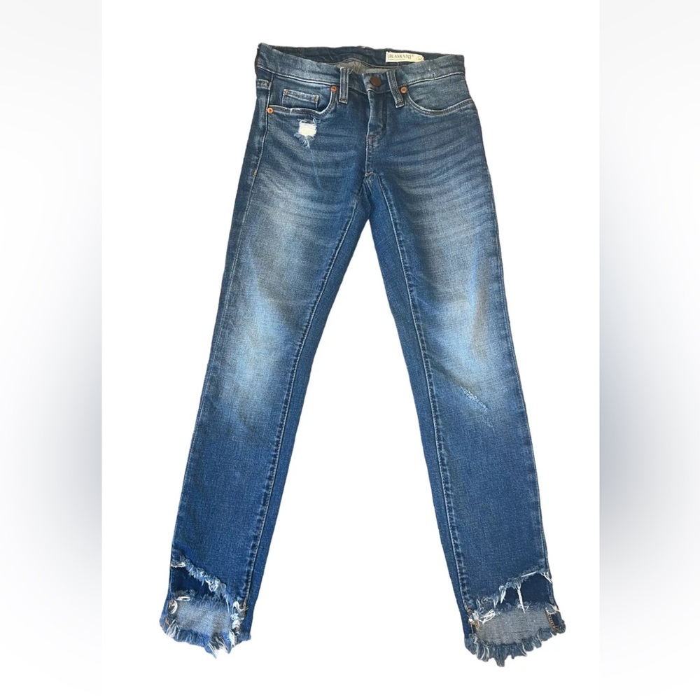 Blank NYC distressed wash stretch denim Skinny Classique frayed step hem jean 27